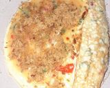 Foto langkah ke 3 dari resep Telur Dadar Gulung Isi abon.