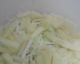 A picture of step 1 of Band gobhi ke crispy tasty pakore.
