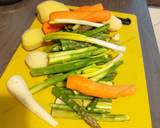Spárgás zöldségleves grízgsluskával gluténmentesen recept lépés 1 foto