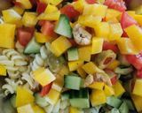 Színes tésztasaláta recept fázis 1 fotója