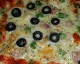 A picture of step 6 of Macaroni hot pizza cake.