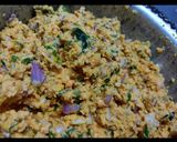 A picture of step 3 of Masoor dal pakoda.