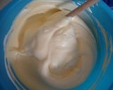 Fehércsokoládés-karamelles torta recept fázis 3 fotója