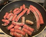 Foto del passaggio 2 della ricetta Pizza Semi Integrale con Salsiccia e Senape Saltata