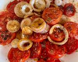 Φωτογραφία βήματος 4 της συνταγής 👨‍🍳 Μπιφτέκια στο Σχαροτηγάνι με Ψητά Ντοματάκια & Κρεμμύδια
