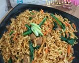 Foto langkah ke 4 dari resep Mie Goreng /Mie Ulang Tahun🎂 Mak Gege 👌.