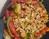 Foto del paso 4 de la receta: Carrilleras de ternera en salsa de nueces y curry