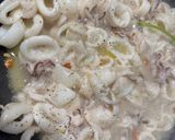 Foto del passaggio 6 della ricetta Insalatina di Calamari al Vino Bianco e Limone