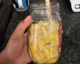 A picture of step 1 of Honey Ginger Lemon Jar.