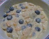 A picture of step 1 of Creamy fruity desert.