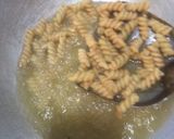 Foto langkah ke 3 dari resep Makaroni spiral goreng.