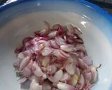 Foto langkah ke 2 dari resep Bawang goreng kriuk.