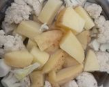 लहसुन वाला गोभी आलू (Lahun wala gobhi aloo recipe in hindi) रेसिपी चरण 1 फोटो