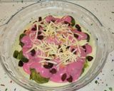 Foto del paso 8 de la receta: Coles de Bruselas con puré de patatas y gratinadas con bechamel de remolacha, pasas y queso