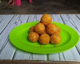 Foto langkah ke 4 dari resep Bola bola nasi sosis crispy.