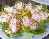 Foto del paso 4 de la receta: Barquitas de lechuga rellenas de surimi, gambas y maíz dulce