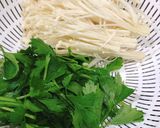 Hình bước làm 1 của món Còi sò điệp xào cay