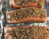 Foto del paso 3 de la receta: Salmón con costra de semillas