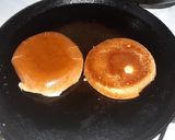 A picture of step 7 of Aloo tikki burger.