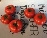Une image de l'étape 1 de Salade de tomates roses à la mozzarella di buffala, persil et crème de balsamique.