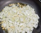 Foto del paso 2 de la receta: Tortilla de patatas con cebolla en salsa