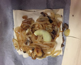 Foto del paso 5 de la receta: Hojaldre con 🍄, 🧀 y cebolla caramelizada