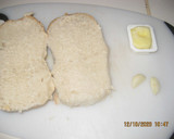 Foto del paso 1 de la receta: Desayuno con huevo, bacon y pan