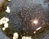 Foto del paso 1 de la receta: Ensalada de gulas templadas y mango