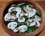 Foto del paso 1 de la receta: Ensalada de hojas verdes con champiñones y mandarina