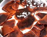 A picture of step 3 of Caramel candy chocolate.