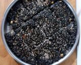 A picture of step 2 of Black Til Chikki.