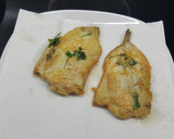 Foto del paso 3 de la receta: Pescadilla o perlitas de ración rebozadas