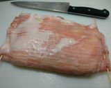 Foto del paso 2 de la receta: Matambre de cerdo relleno a los dos chorizos