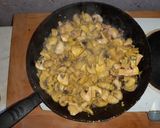 A picture of step 1 of Creamy Mushroom Pasta.