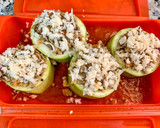 Foto del paso 5 de la receta: Calabacines rellenos de quinoa y verduritas