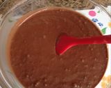 صورة لخطوة 6 من وصفة كيك الشوكولاتة والفراولة بالصوص اللامع 🍓