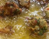 Foto del paso 7 de la receta: Buñuelos de tallos de Acelga o Espinaca