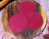 A picture of step 4 of Beetroot Cheesy-Paneer Momos.