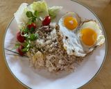 A picture of step 2 of Garlic Fried Rice with Sunny-Side-Up Eggs.