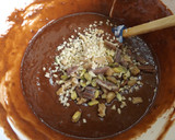 Foto del paso 2 de la receta: Bizcocho goloso de cacao amargo y frutos secos