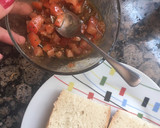 Foto del paso 1 de la receta: Tostadas con tomate y queso fresco🍅