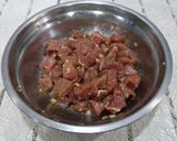 Hình bước làm 1 của món Bò xào lúc lắc