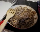 Foto del paso 2 de la receta: Tacos de ternera con champiñones y queso