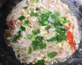 Foto langkah ke 4 dari resep Cah Enoki Telur.