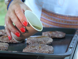 Hambúrguer biológico com cogumelos shitake e queijo de cabra e ovelha