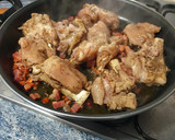 Foto del paso 3 de la receta: Manitas de cerdo