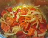 Foto del paso 6 de la receta: Rollitos de ternera y tortilla en salsa de pimientos