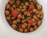 A picture of step 3 of Khatti methi chana chat.