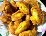 A picture of step 5 of Egg Pakorhay.