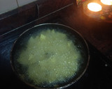 Foto del paso 2 de la receta: Filetes con papas fritas aromatizadas y ensalada